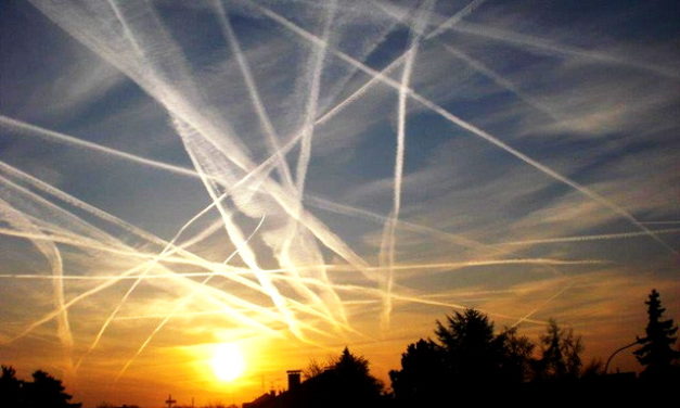 Chemtrails: analogy with UFOs!